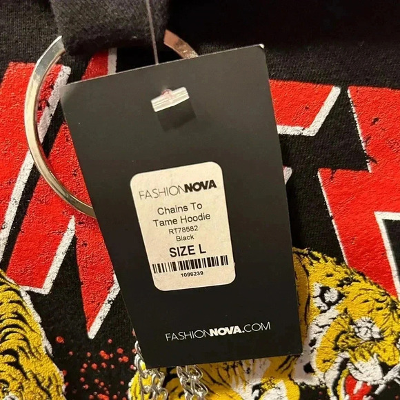 FASHION NOVA CROP TOP - Picture 6 of 6